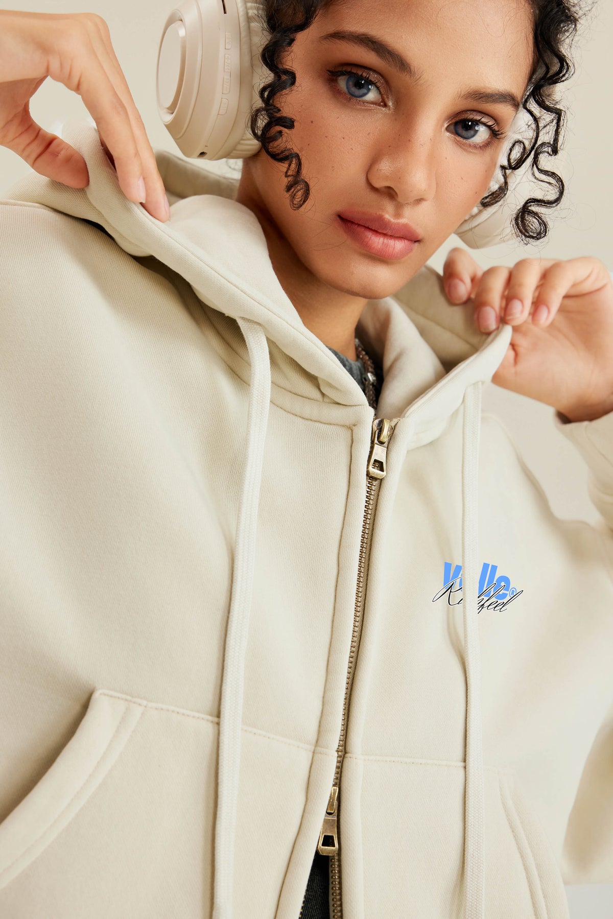 Sudadera corta con cremallera y lavado vintage para mujer